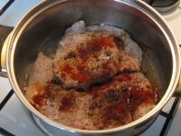 Salt, sprinkle with paprika, pepper, caraway,...