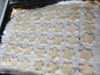 Spread the egg whites foam on top of the dessert...
