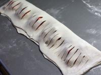 Turn the cutted part of the dough on the piles....