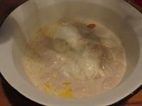Add the yeast and milk as needed (about 200 ml)....