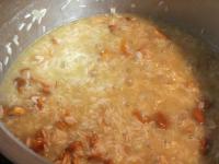 Continue cooking, pour in some broth and keep...