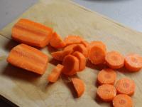 Cut carrot into thick rounds ......