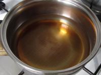 Bring the water with sugar and salt to a boil....