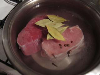 Pot 1: Preparation of meat