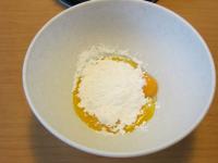 Mix the yolks with the sugar into a foam. Whisk...