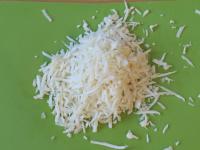 Clean and wash celery and parsley. Grate roughly....