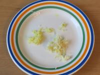 Clean the garlic and ginger and grate both finely....