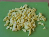 Clean, wash the potatoes. Cut into small cubes, .....