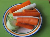 Clean the vegetables. Finely cut the leeks, ......