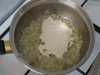 Clean the onion, cut it finely and fry it in fat....