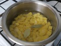 Clean the potatoes, wash, cut in small cubes and...