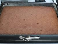 Pour the dough into a baking sheet (25x40 cm)...