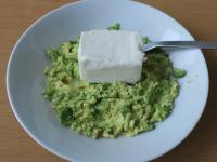 Add the bryndza and mix it with the avocado....
