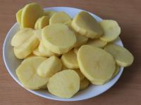 Peel the potatoes, wash and cut into slices....