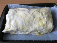After cooling, place the roulade on the puff...