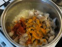 Put the oyster mushroom in a pot to the onion, add...