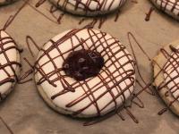 Sprinkle the wheels with melted chocolate and...