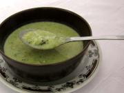 Broccoli soup with dumplings (halušky)