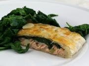 Salmon with spinach in pastry