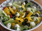 Mixed salad with cheese balls