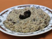 Oatmeal with prunes and poppy