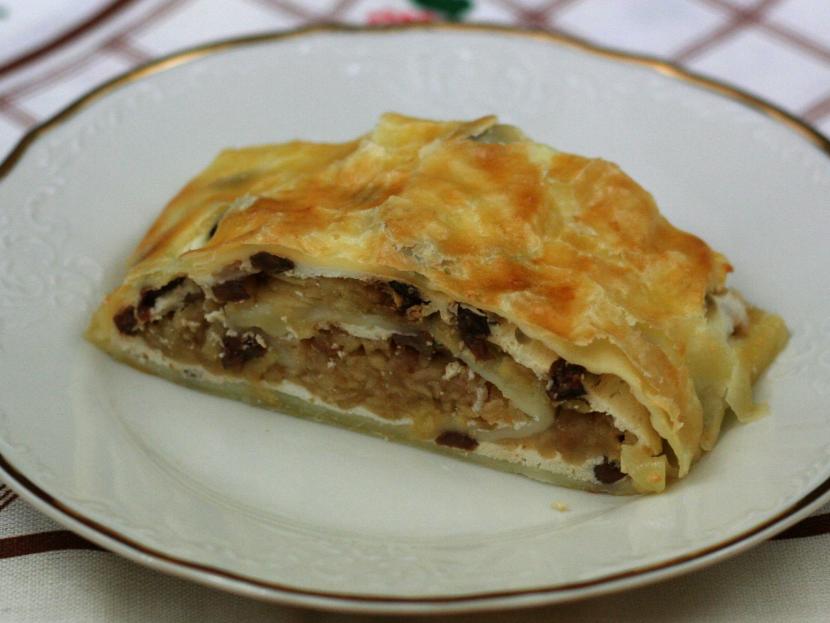 Cream Cheese Apple Strudel • Recipe