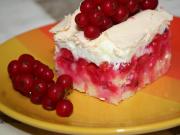 Red currant cake with baked egg foam