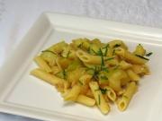 Pasta with zucchini and onion