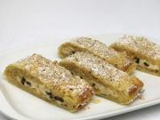 Cream curd-apple strudel