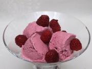 Raspberry cream ice cream