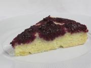 Sponge cake with sour cherry jam