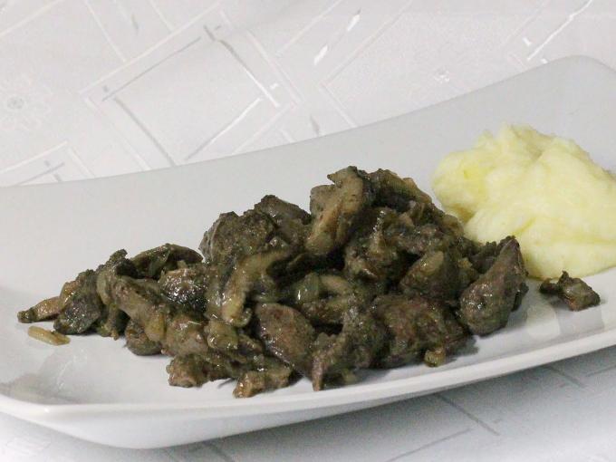 Chicken livers with mushrooms • Recipe