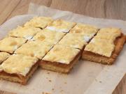 Egg white snow apple cake